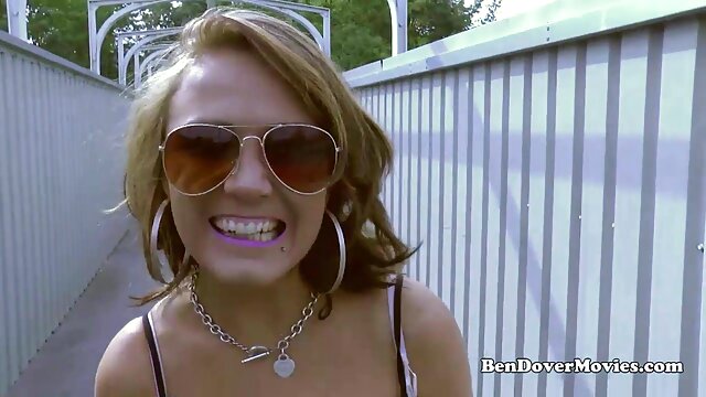 Julie xxx gay hoc sinh