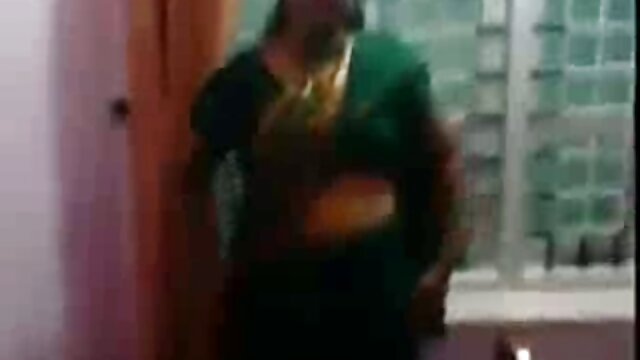 Bạn gái xxx học sinh hàn quốc Babes được dơ bẩn trong cabin sextape