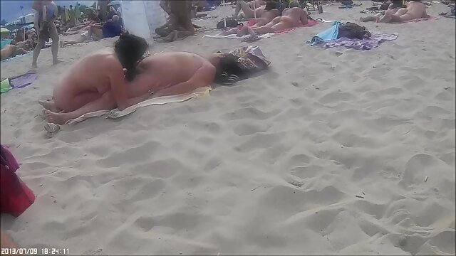 sexy đôi mắt cô gái được hoc sinh cap 3 xxx C bánh